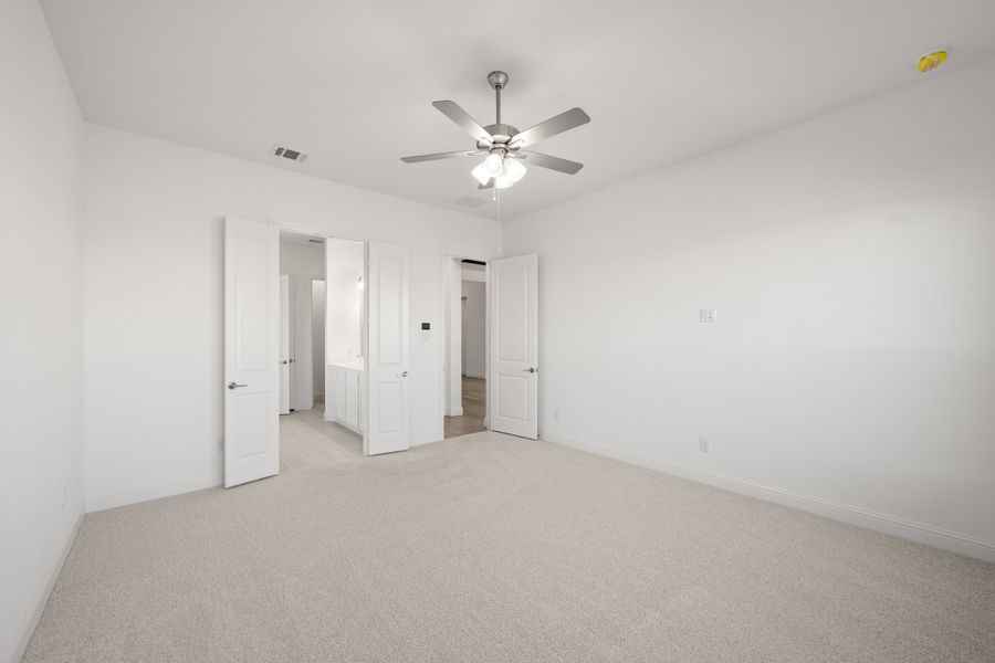 Spacious, unfurnished interior of a new home in Timberbrook, Justin (Image 22).