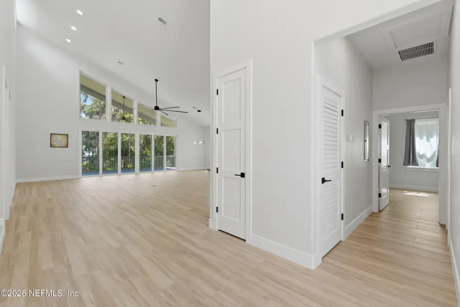 Spacious, unfurnished interior of a new home in , Melrose (Image 31).