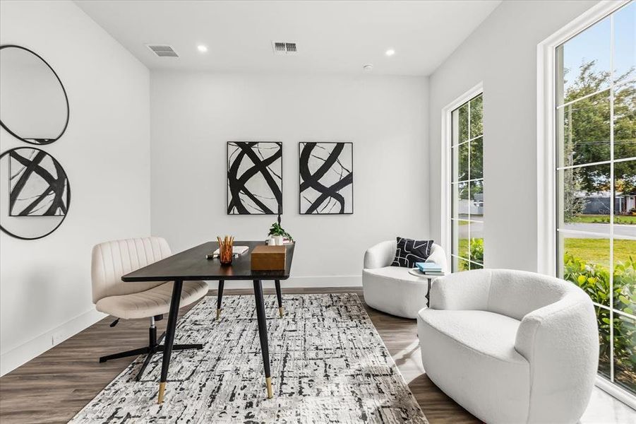 Furnished interior view inside a new home in , Orlando (Image 34).
