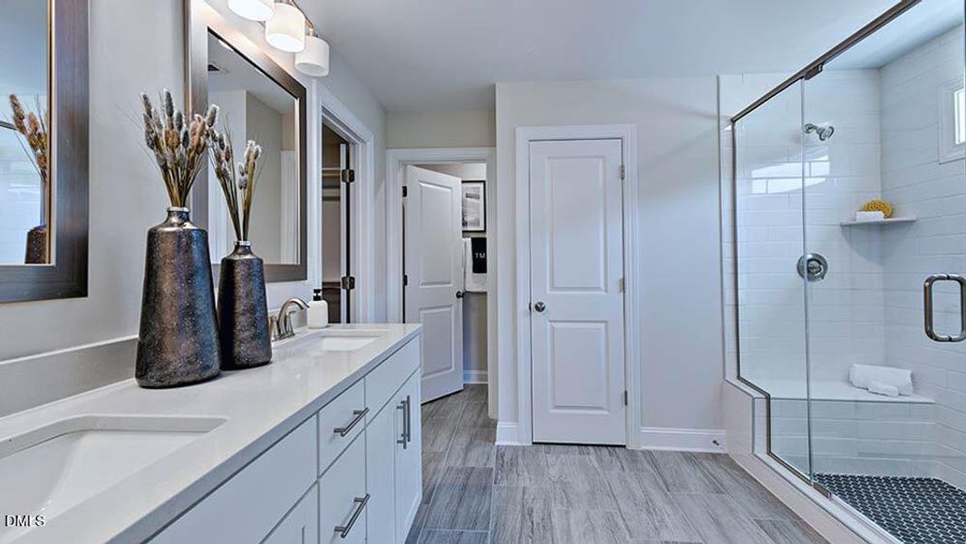 sheridan_34-owners-bath