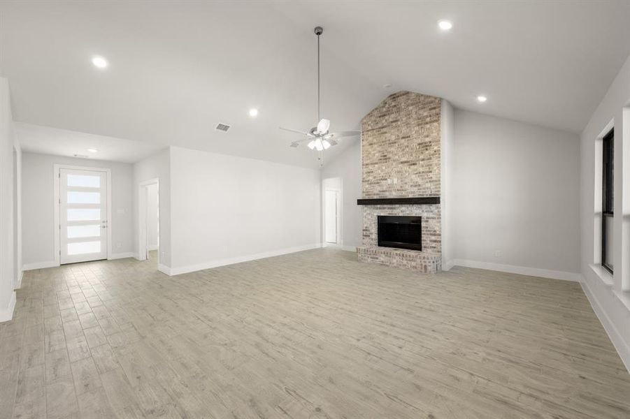 2431 Oak Knoll- Living Room (1)