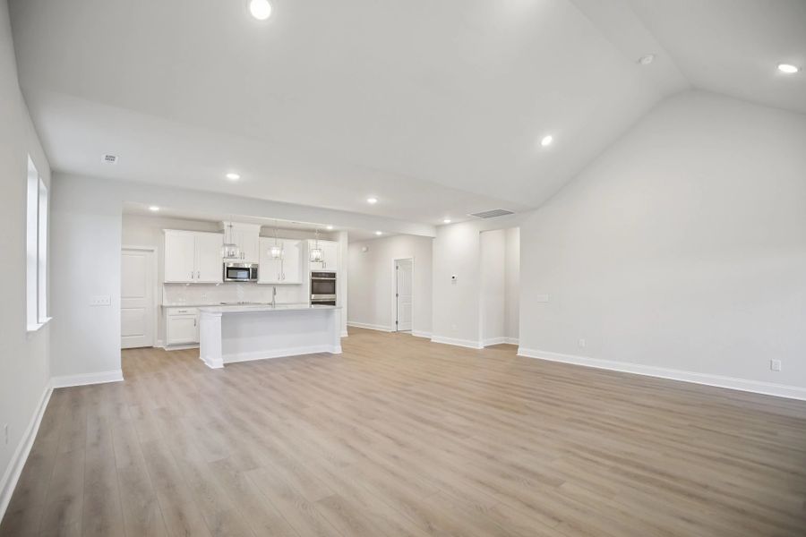 Spacious, unfurnished interior of a new home in Willow Landing, Mount Juliet (Image 33).