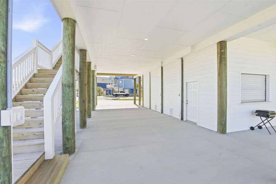 Exterior details and patio area of a home in , Galveston (Image 23).
