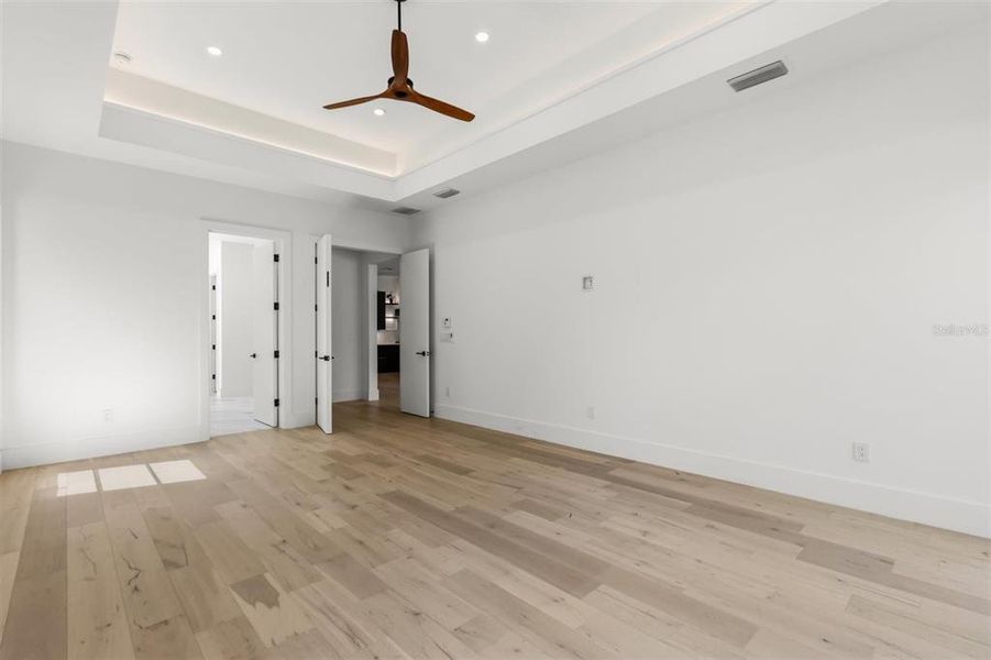 Spacious, unfurnished interior of a new home in , Winter Park (Image 45).
