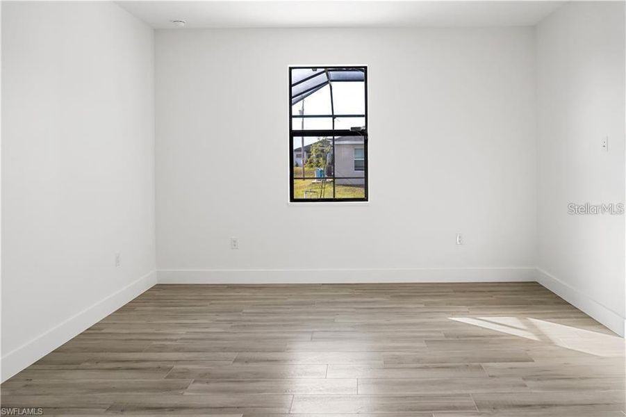 Spacious, unfurnished interior of a new home in , Cape Coral (Image 11).