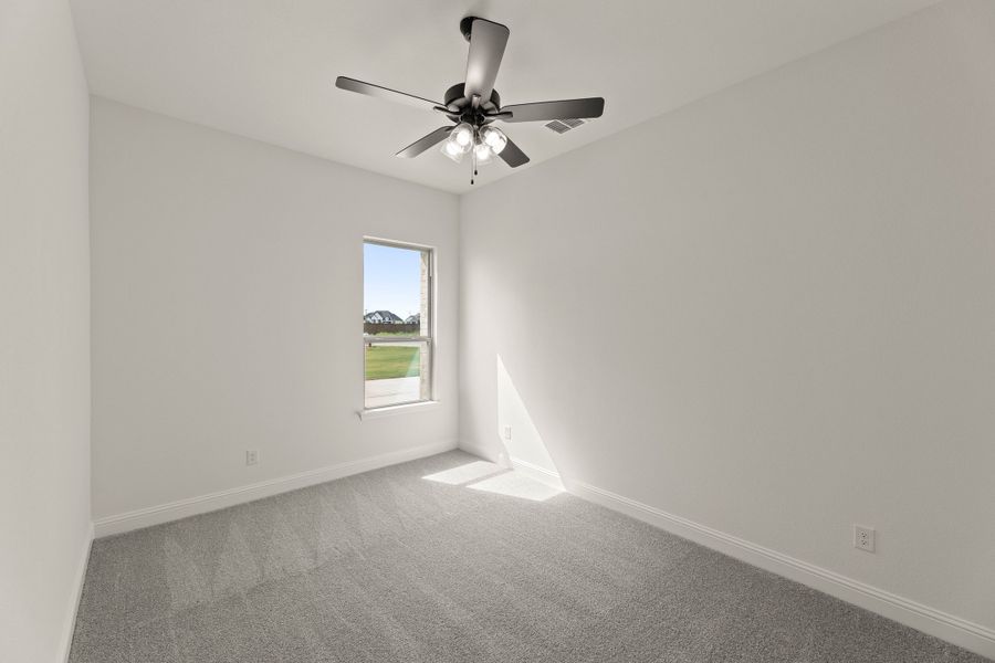 Spacious, unfurnished interior of a new home in Settler's Glen, New Fairview (Image 26).