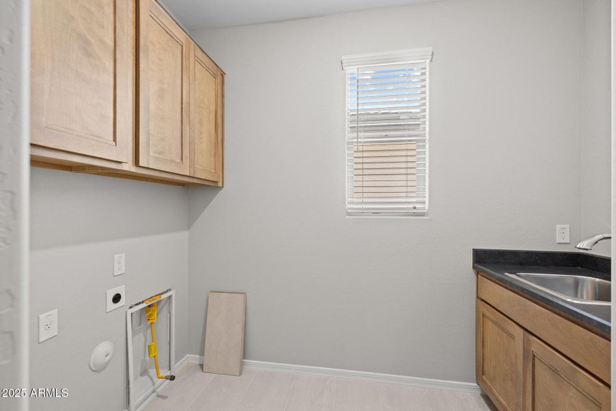 23)LAUNDRY ROOM 23)LAUNDRY ROOM