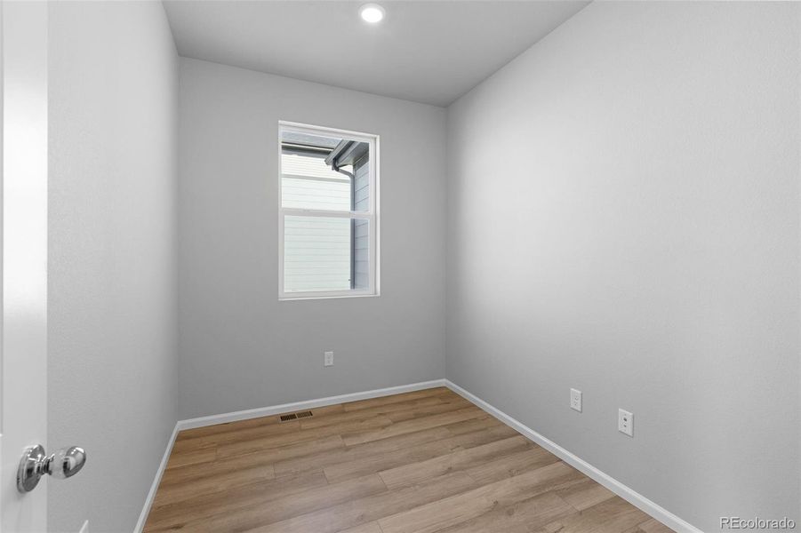 Spacious, unfurnished interior of a new home in Talon Pointe, Thornton (Image 21).