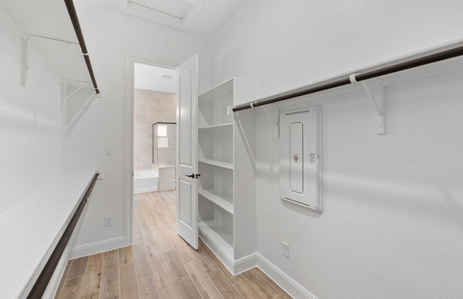 Image 67 of a home in Bluffview Reserve.