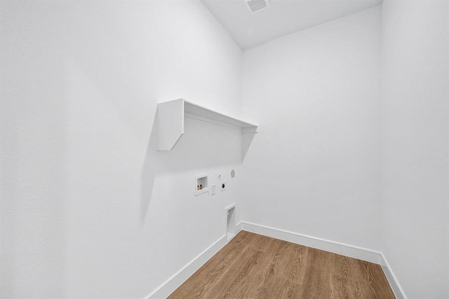 Spacious, unfurnished interior of a new home in Sterling Greene, Arlington (Image 22). Spacious, unfurnished interior of a new home in Sterling Greene, Arlington (Image 22).