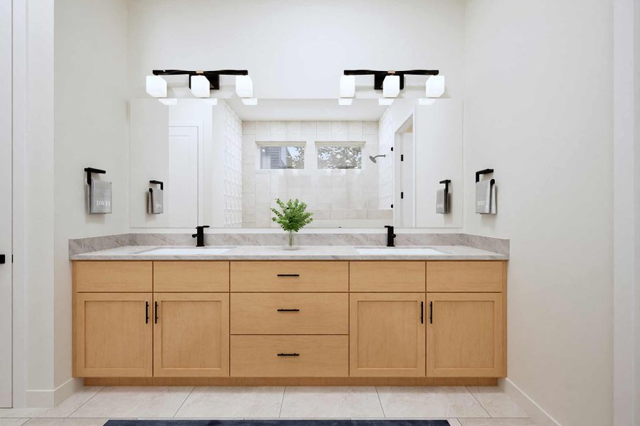 The Broxton - Owner's Bath