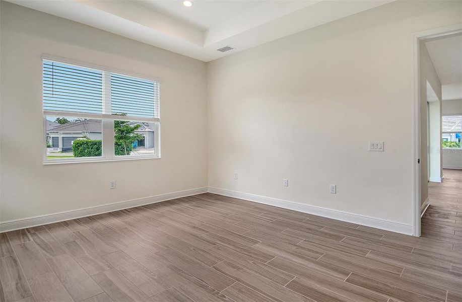 Spacious, unfurnished interior of a new home in , Venice (Image 46).