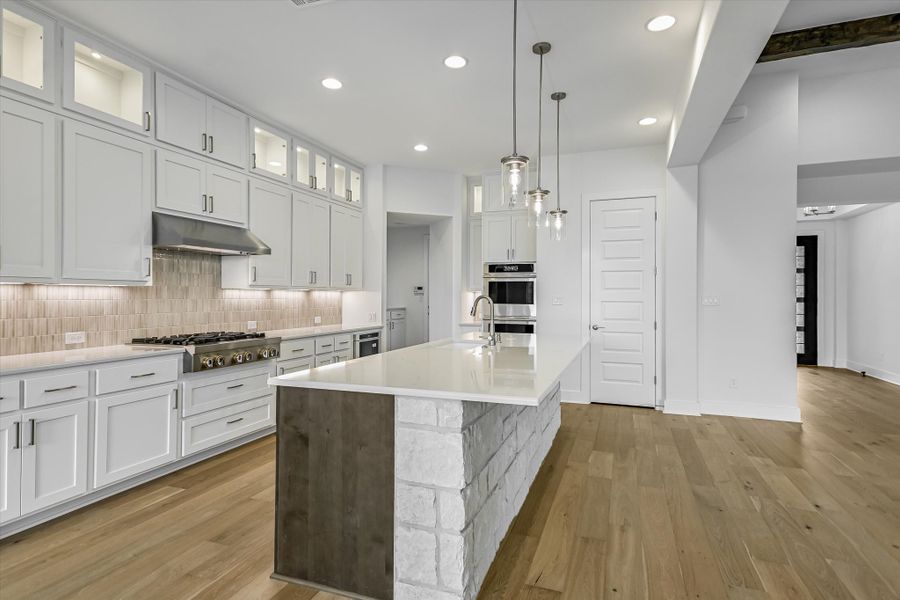 Representative furnished interior of a home built from the Santa Barbara II by Giddens Homes in Scofield Farms Estates, Georgetown (Image 86).
