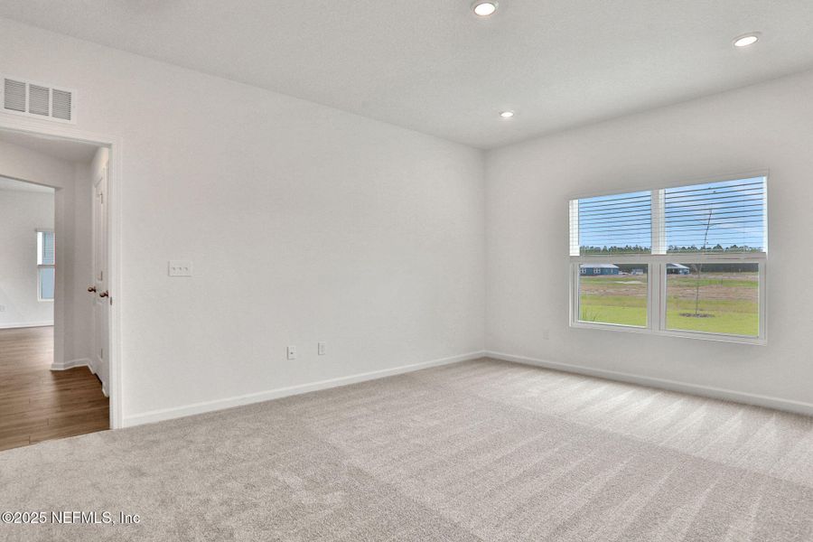 Spacious, unfurnished interior of a new home in Bellbrooke, Jacksonville (Image 30).