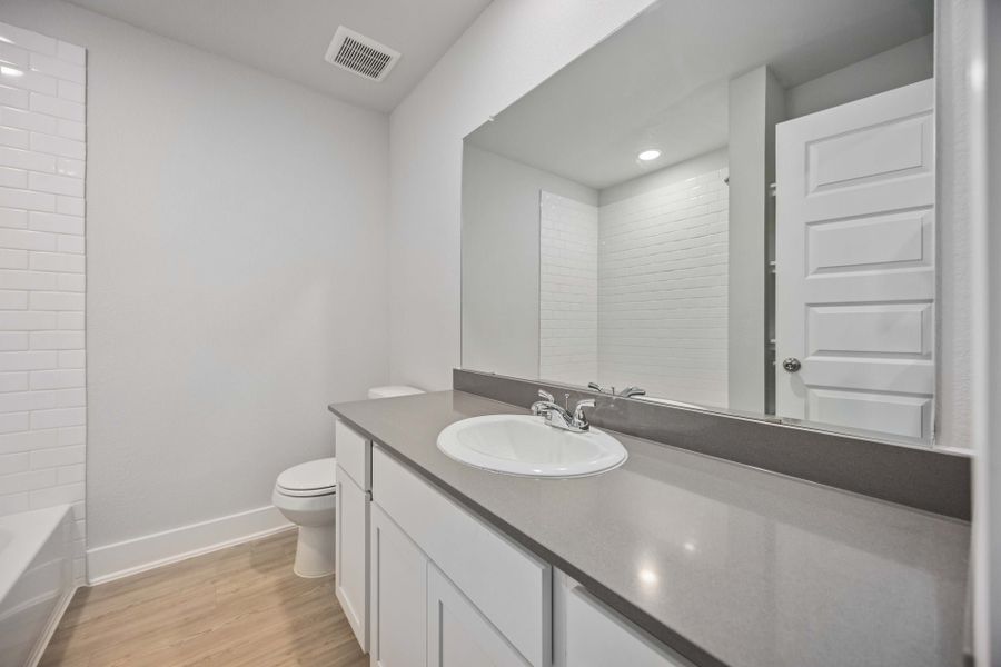 13215 Moncloa - DaVinci - Secondary Bathroom 13215 Moncloa - DaVinci - Secondary Bathroom