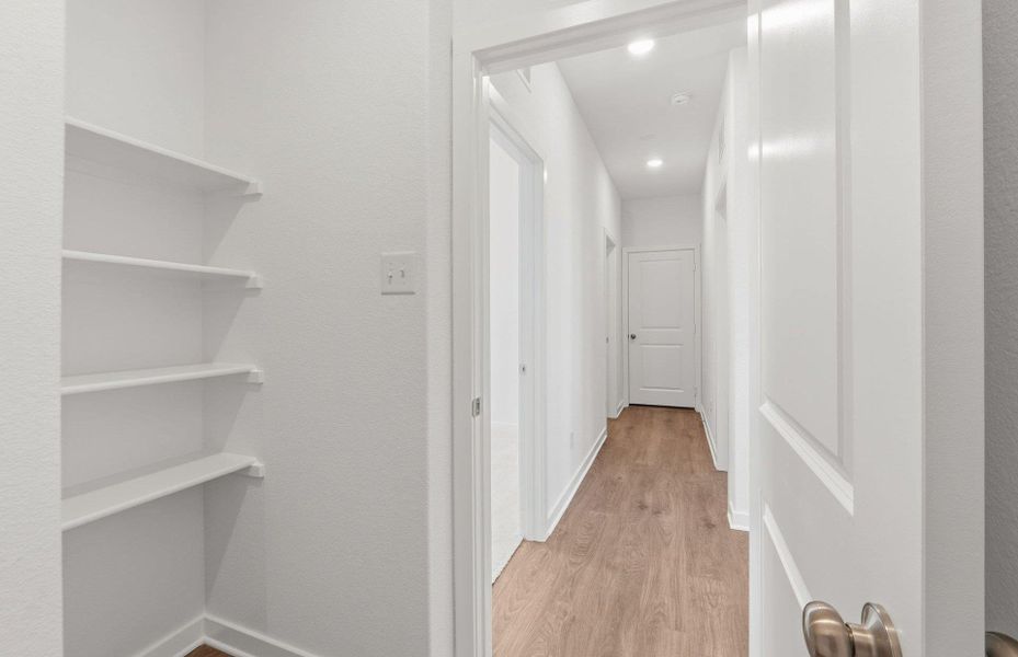 Spacious, unfurnished interior of a new home in Sonterra, Jarrell (Image 22).