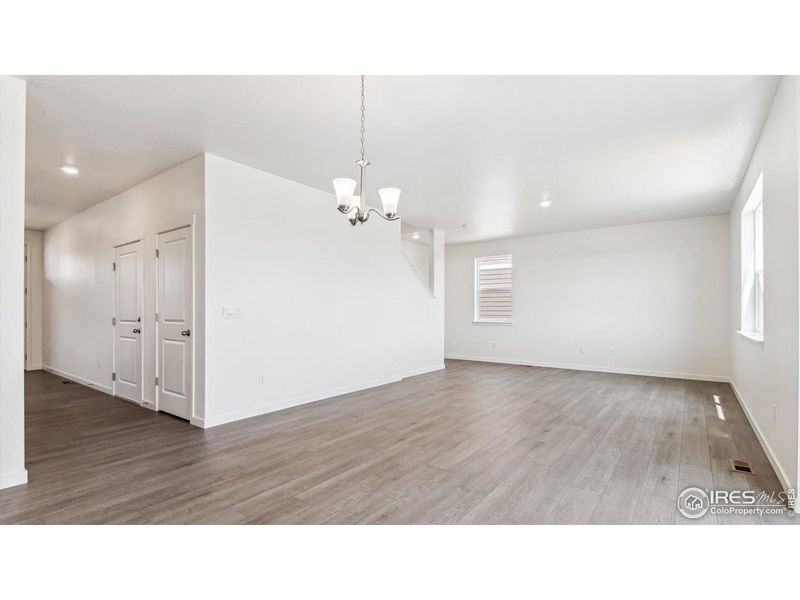 Spacious, unfurnished interior of a new home in Vantage, Berthoud (Image 14).