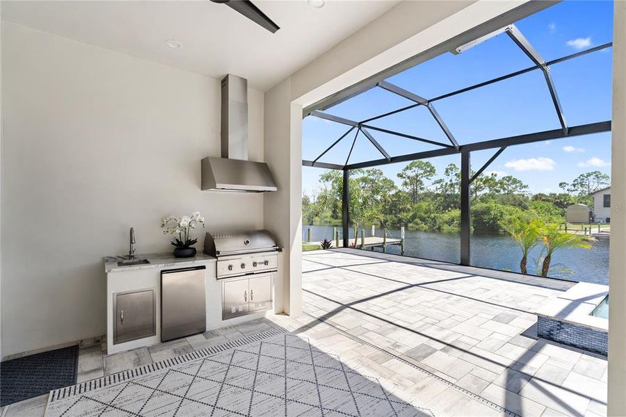 Exterior details and patio area of a home in , Port Charlotte (Image 28).