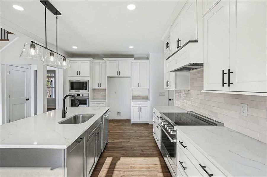 Furnished interior view inside a new home in , Waleska (Image 7).