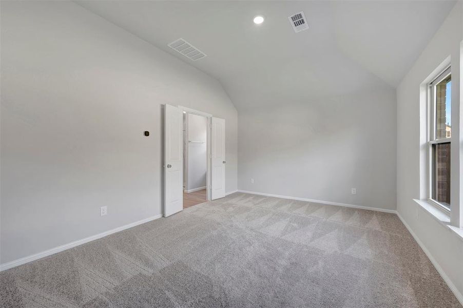 Spacious, unfurnished interior of a new home in Elevon, Lavon (Image 40). Spacious, unfurnished interior of a new home in Elevon, Lavon (Image 40).