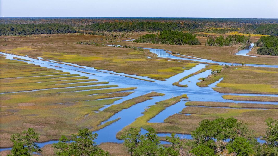 Image 82 of a home in .