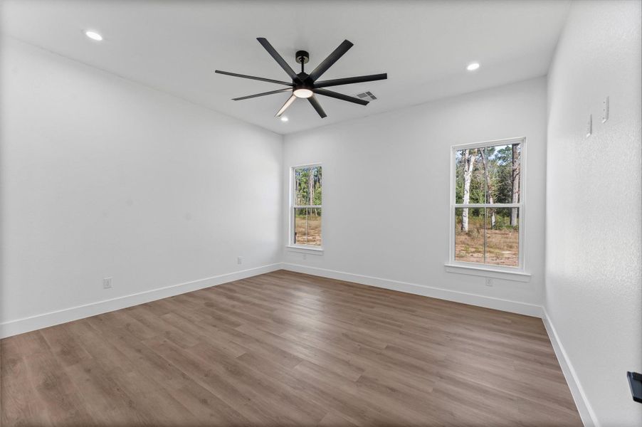 Spacious, unfurnished interior of a new home in , Conroe (Image 22).