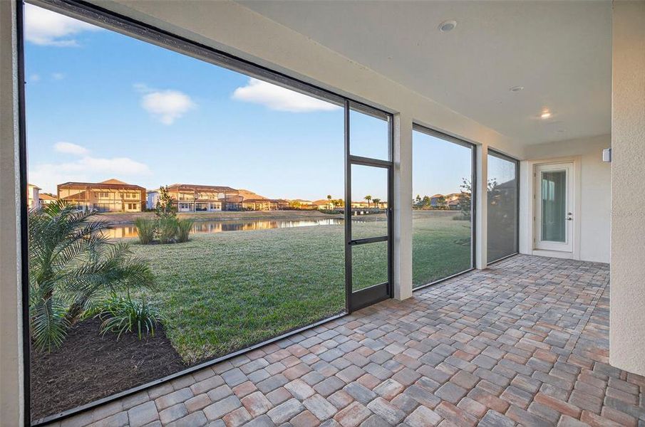 Exterior details and patio area of a home in , Wesley Chapel (Image 4).