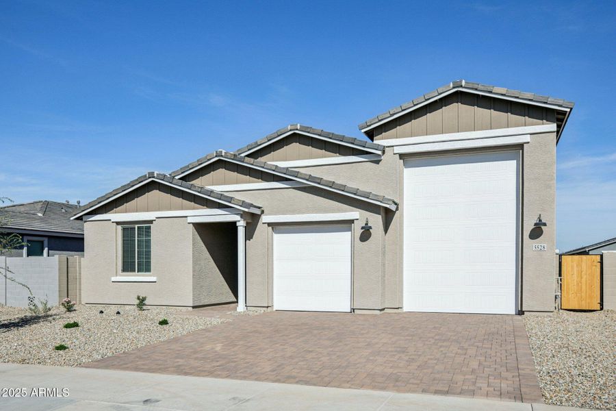 3-web-or-mls-W Hopi Trail-S0111-003