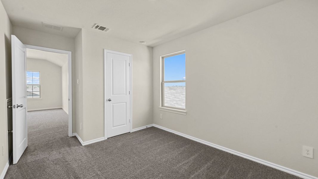 Spacious, unfurnished interior of a new home in Northspur, Terrell (Image 29).