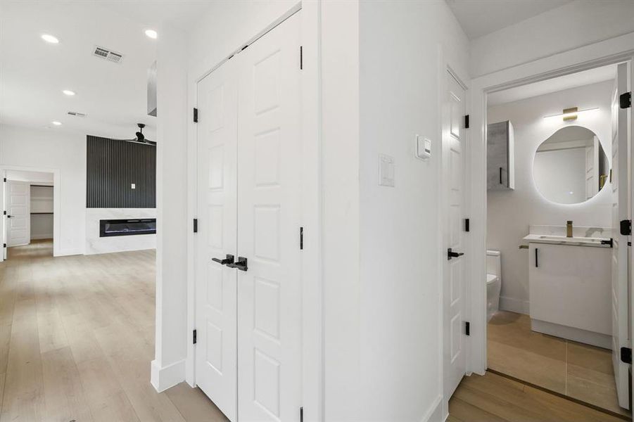 Furnished interior view inside a new home in , Dallas (Image 9).