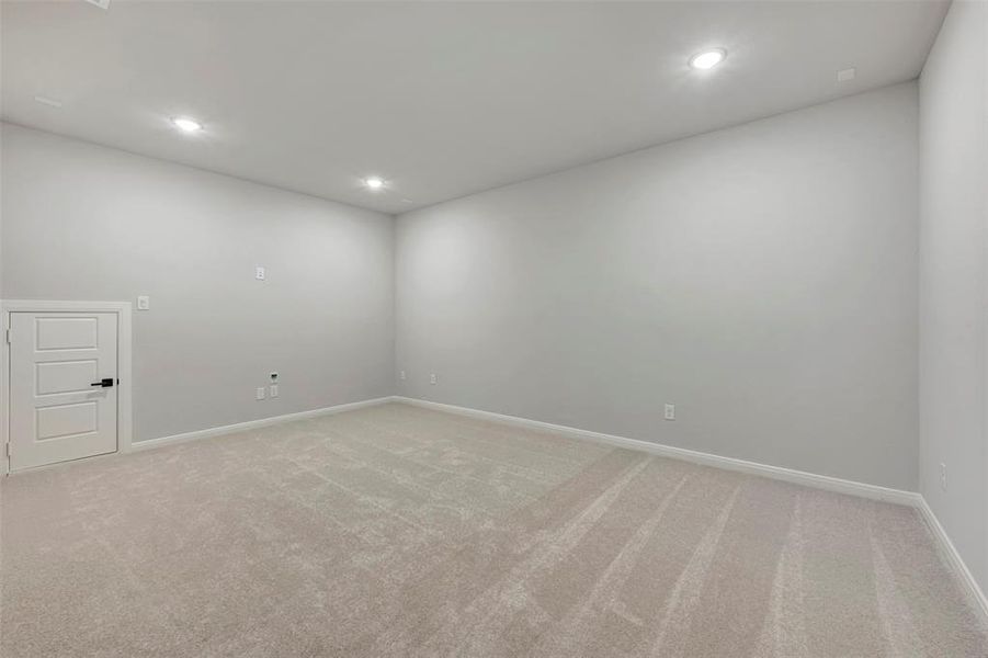 Spacious, unfurnished interior of a new home in Pecan Square - Gardens, Northlake (Image 27).