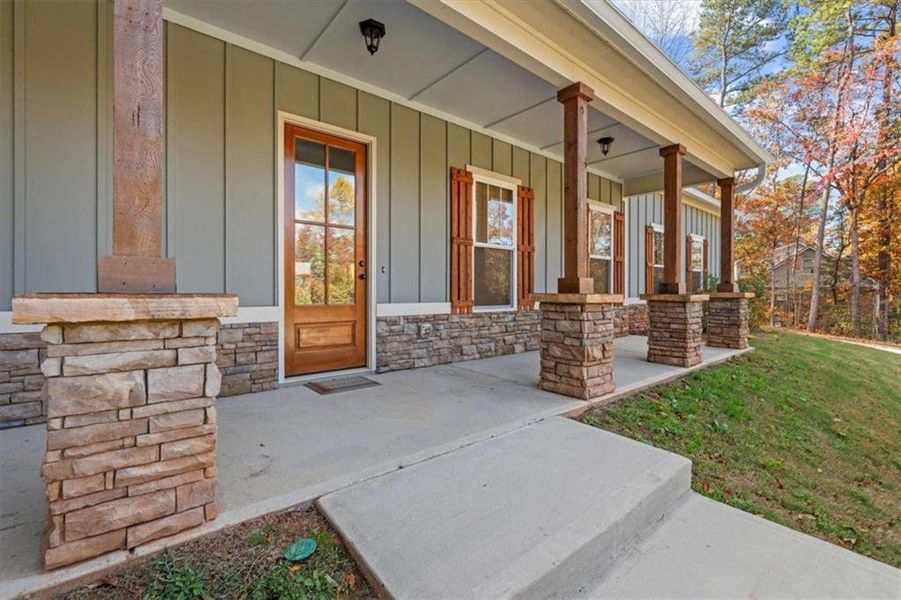 Exterior details and patio area of a home in , Villa Rica (Image 27).