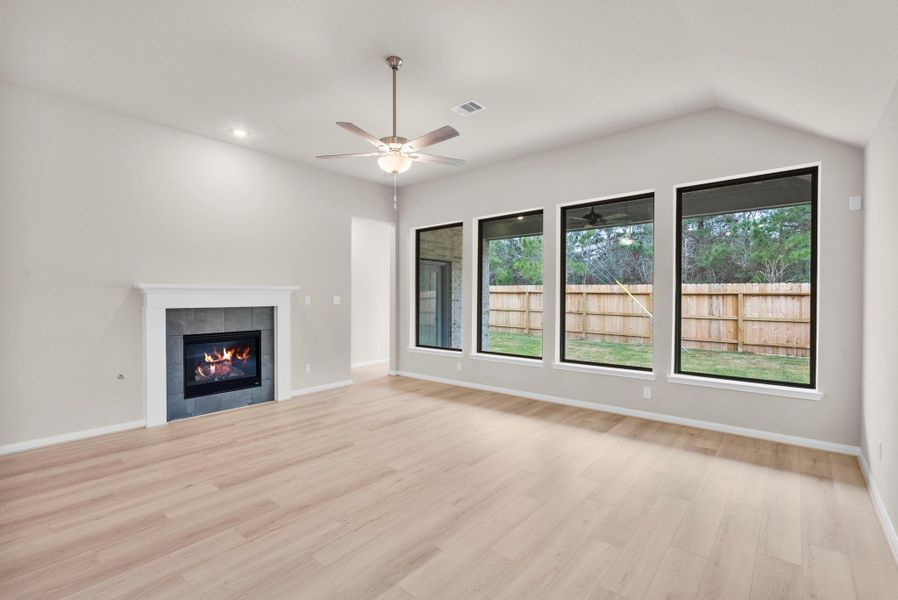 Spacious, unfurnished interior of a new home in Escondido, Magnolia (Image 18).