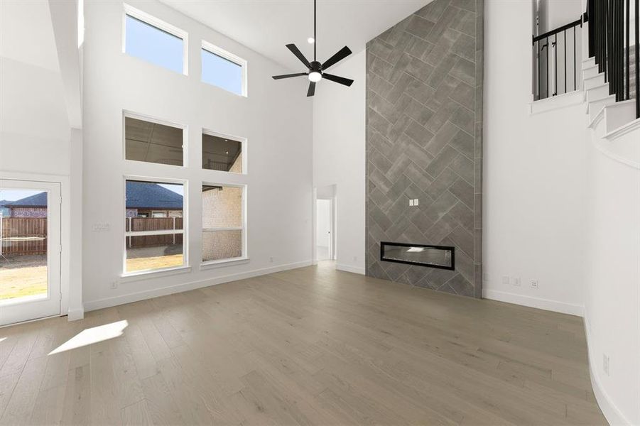 Spacious, unfurnished interior of a new home in Edgewood Creek, Celina (Image 21).