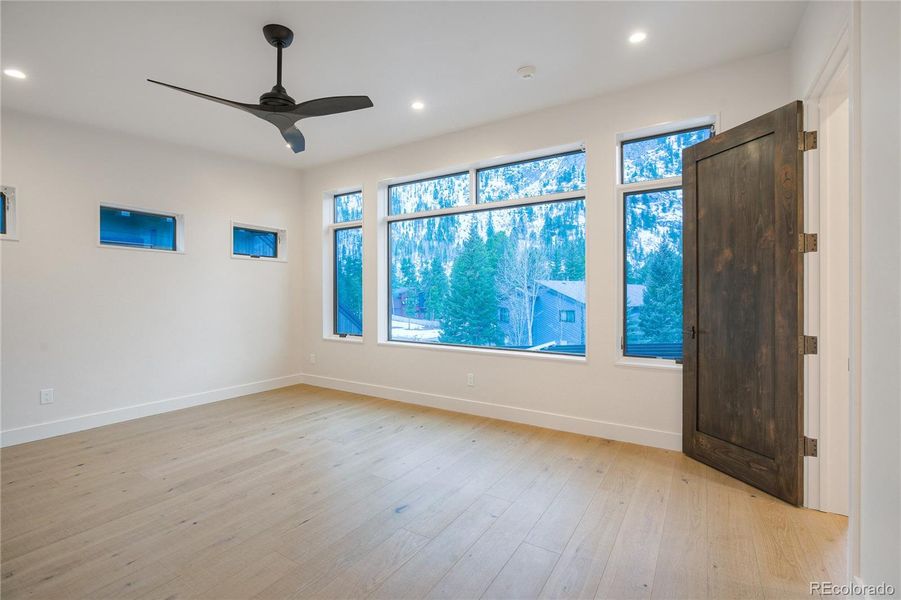 Spacious, unfurnished interior of a new home in , Frisco (Image 20).