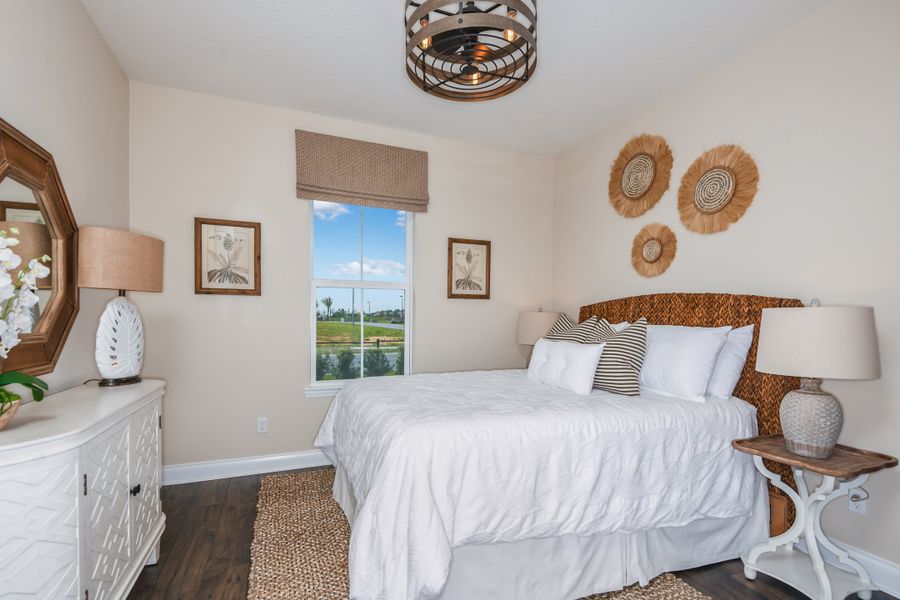 Representative furnished interior of a home built from the Radcliff by Beazer Homes in Vintner Reserve, Clermont (Image 9).