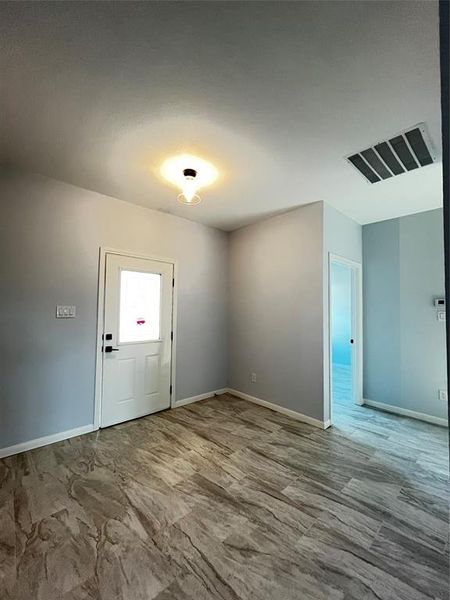 Spacious, unfurnished interior of a new home in , Granbury (Image 31).