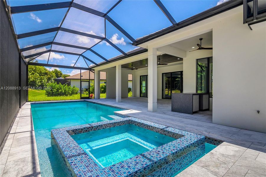 Exterior details and patio area of a home in , Naples (Image 3).