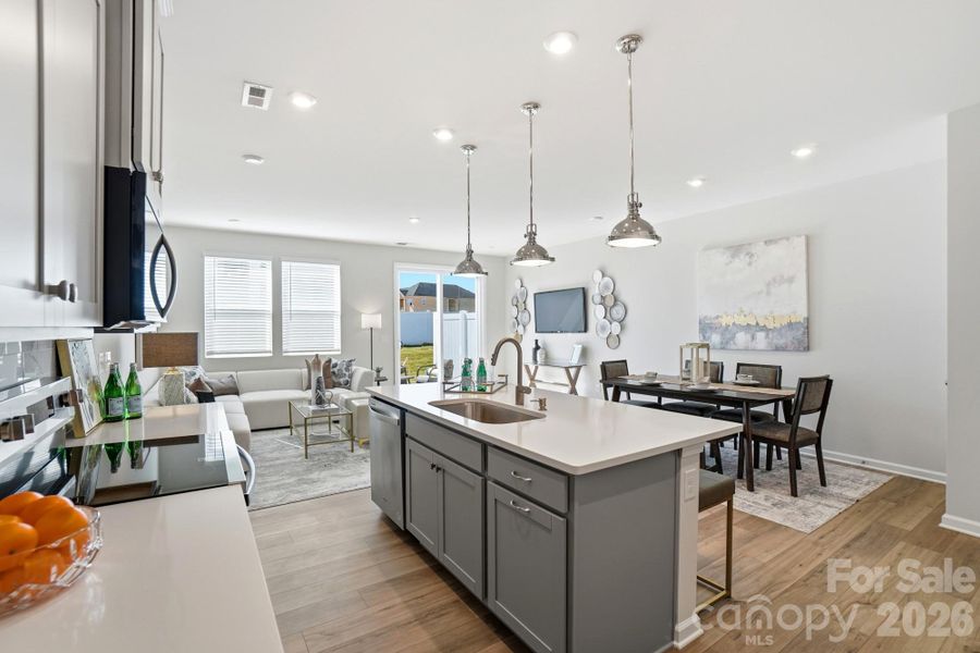 For representation purposes of floorplan only, actual homesite is under construction and design and structural options may vary For representation purposes of floorplan only, actual homesite is under construction and design and structural options may vary