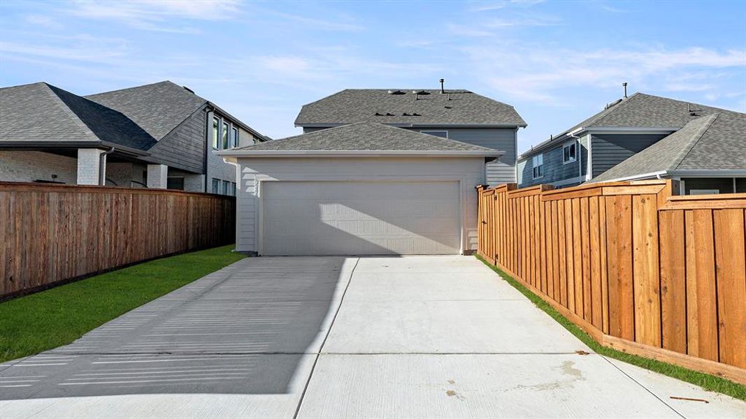 26. 3246 Summerland - Back