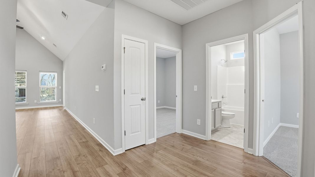 Spacious, unfurnished interior of a new home in Sagewood, Tullahoma (Image 28).