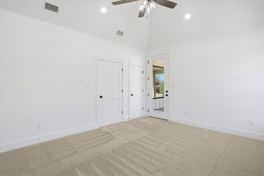 Spacious, unfurnished interior of a new home in , Peaster (Image 28).