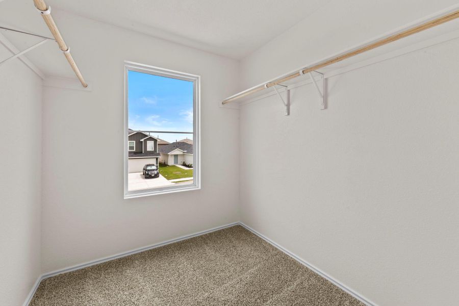 Spacious, unfurnished interior of a new home in Sunset Oaks, Maxwell (Image 16).