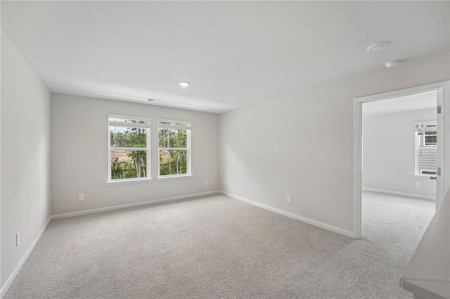 Spacious, unfurnished interior of a new home in Northwoods at Mirror Lake, Villa Rica (Image 23).