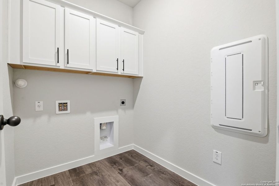 Spacious, unfurnished interior of a new home in Morgan Meadows, San Antonio (Image 50). Spacious, unfurnished interior of a new home in Morgan Meadows, San Antonio (Image 50).