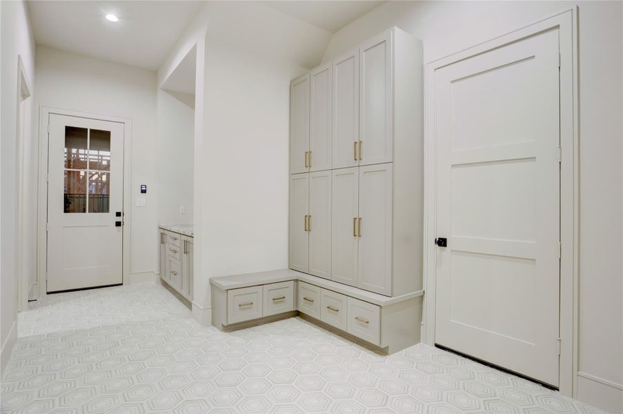 Spacious, unfurnished interior of a new home in , Houston (Image 46).