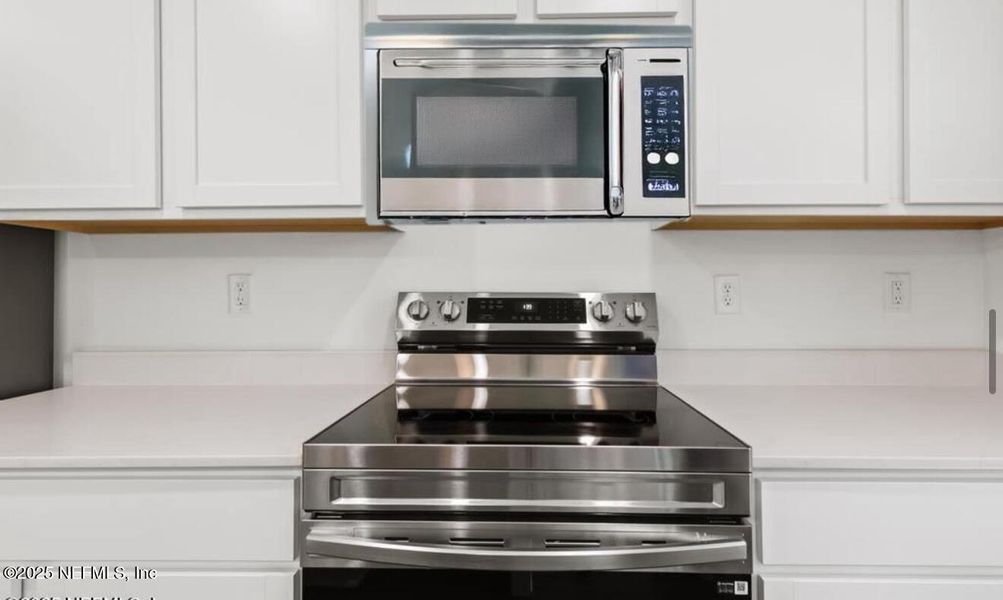 Close-up of interior finishes inside a home in , Jacksonville (Image 12). Close-up of interior finishes inside a home in , Jacksonville (Image 12).