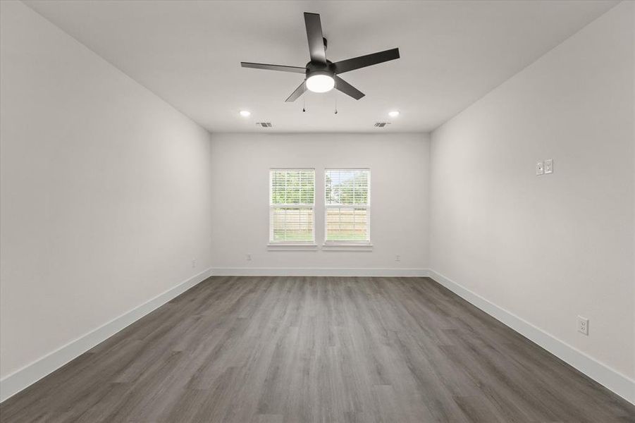 Spacious, unfurnished interior of a new home in , Fort Worth (Image 18).