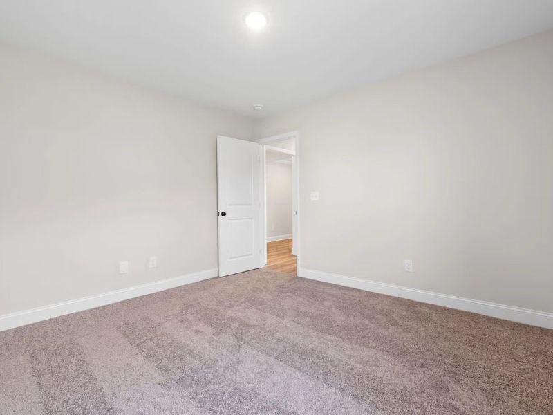 Spacious, unfurnished interior of a new home in Waverly Estates, Nevada (Image 27).