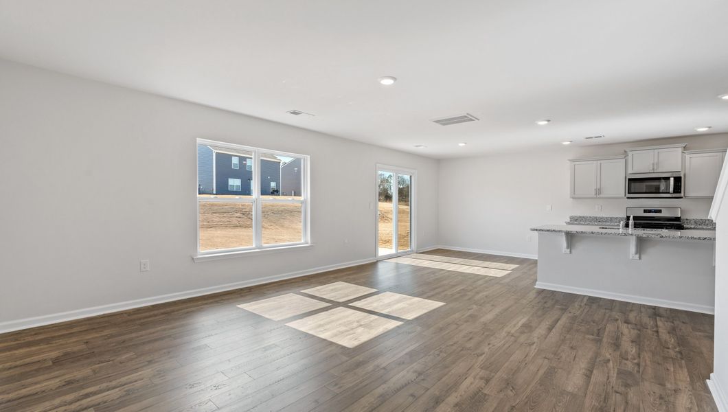 Spacious, unfurnished interior of a new home in Treemont Commons, Wellford (Image 19).